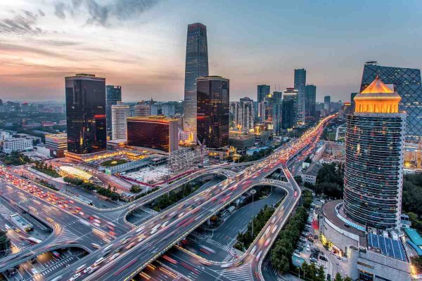 Beijing&rsquo;s 70,000 Taxis to Go Electric Under New Pollution Plan